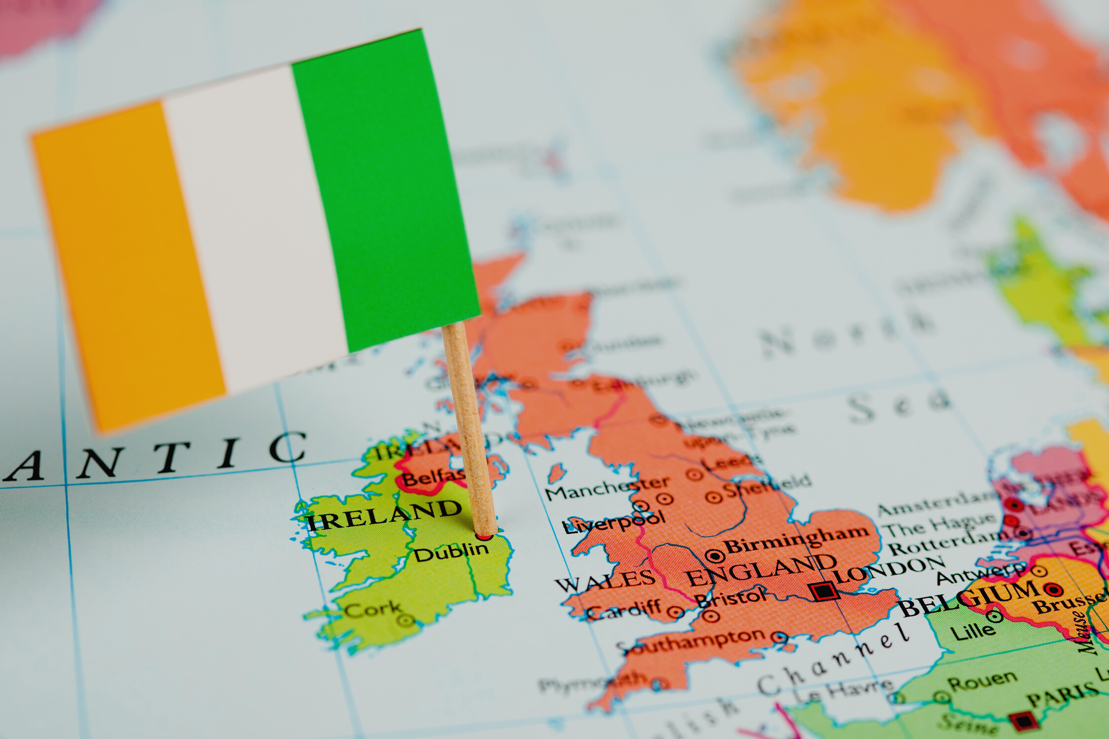 Map and Flag of Ireland